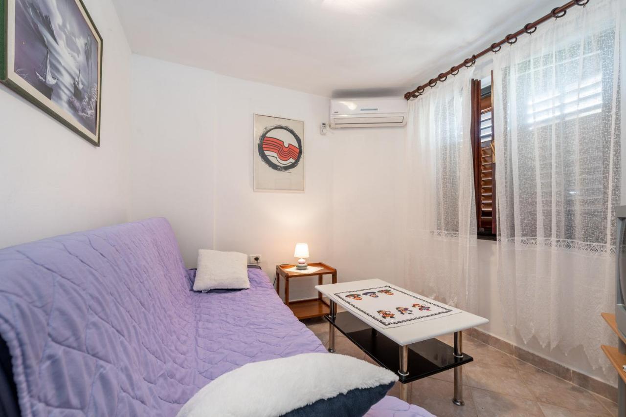 Apartments Mandica Рабац Екстер'єр фото