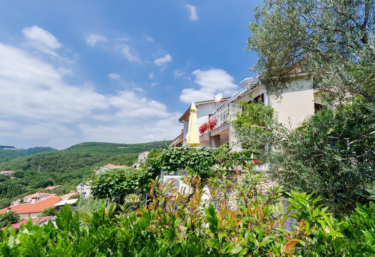 Apartments Mandica Рабац Екстер'єр фото